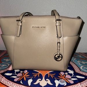 Michael Kors Purse Tan Medium Size
